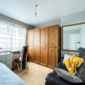 https://spacious-double-bedroom-in-shooters-hill.brighton-hotels-england.com