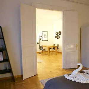 https://five-seasons-apartment.inbudapesthotels.com