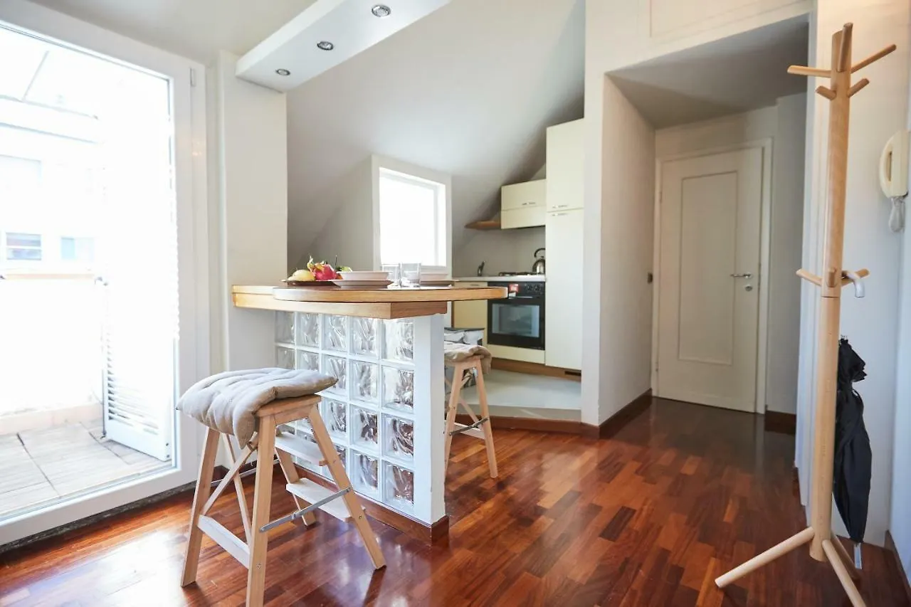 Apartment Guesthost - Studio Con Balcone Per 2 Persone
