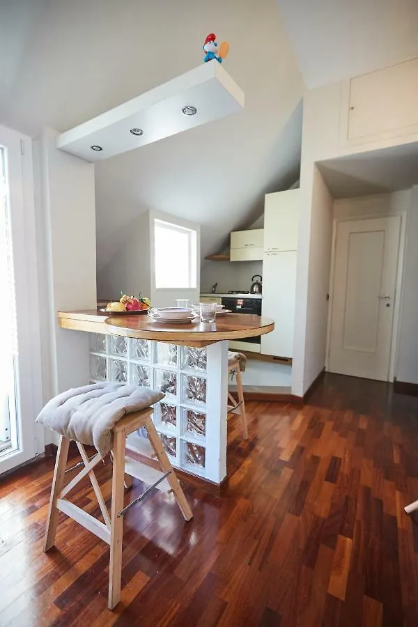 Guesthost - Studio Con Balcone Per 2 Persone 0*, Milan Italy