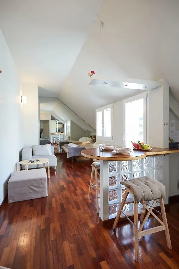 Guesthost - Studio Con Balcone Per 2 Persone Μιλάνο